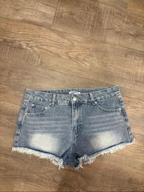 Forever 21 Faded Blue Denim Frayed-Hem Shorts